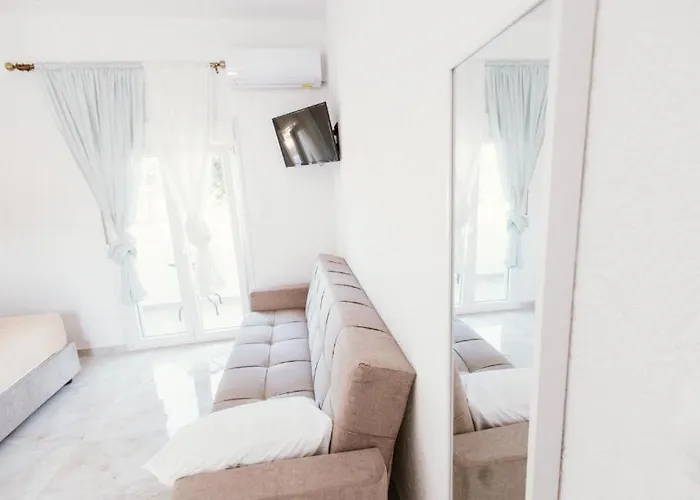 Apart Otel Theano 2 3*