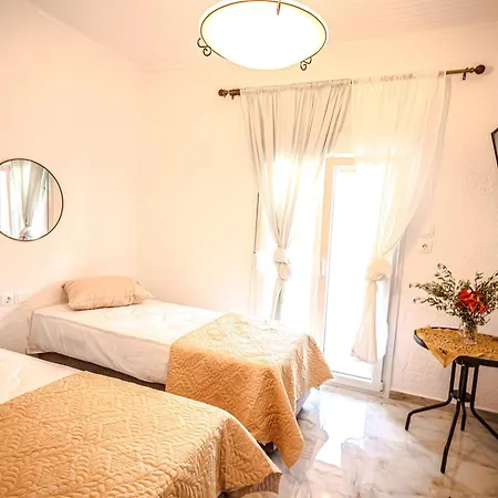 Apart-hotel Theano 2 3*